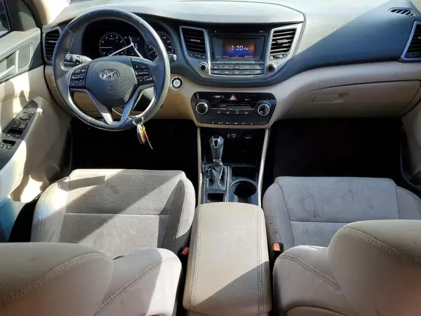 KM8J3CA20HU328614 2017 HYUNDAI TUCSON - Image 8