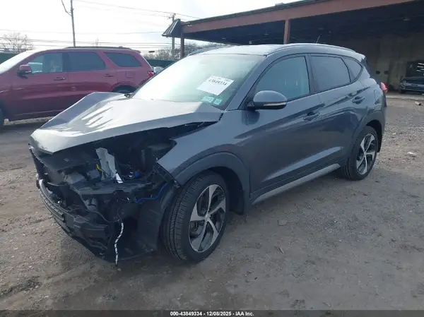 KM8J3CA20HU333831 2017 HYUNDAI TUCSON - Image 2