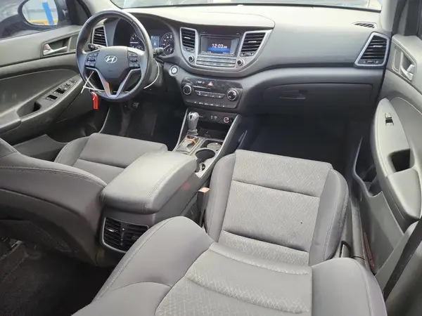 KM8J3CA20HU341802 2017 HYUNDAI TUCSON - Image 8