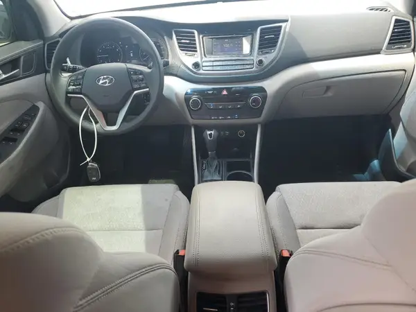 KM8J3CA20HU346014 2017 HYUNDAI TUCSON - Image 8