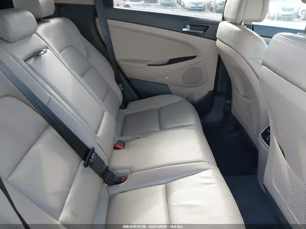 KM8J3CA20HU347938 2017 HYUNDAI TUCSON - Image 8