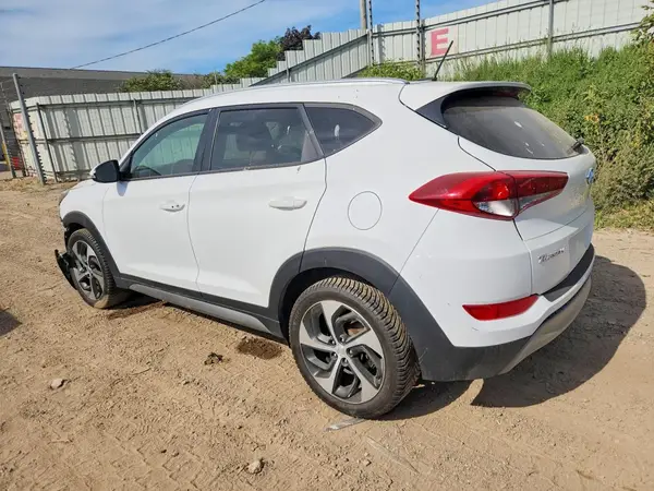 KM8J3CA20HU351245 2017 HYUNDAI TUCSON - Image 2