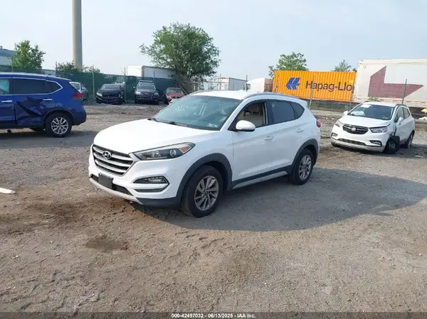 KM8J3CA20HU352833 2017 HYUNDAI TUCSON - Image 2