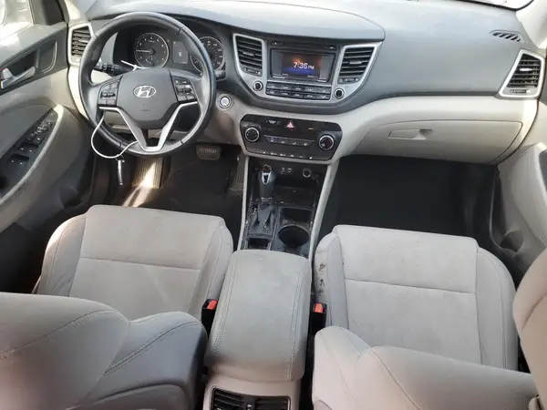 KM8J3CA20HU363735 2017 HYUNDAI TUCSON - Image 8