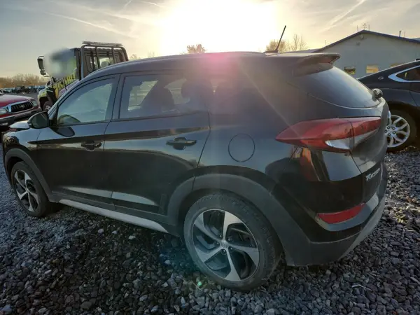 KM8J3CA20HU376551 2017 HYUNDAI TUCSON - Image 2
