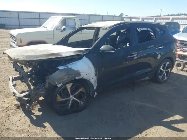 KM8J3CA20HU378283 2017 HYUNDAI TUCSON - Image 2