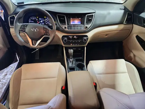 KM8J3CA20HU382740 2017 HYUNDAI TUCSON - Image 8