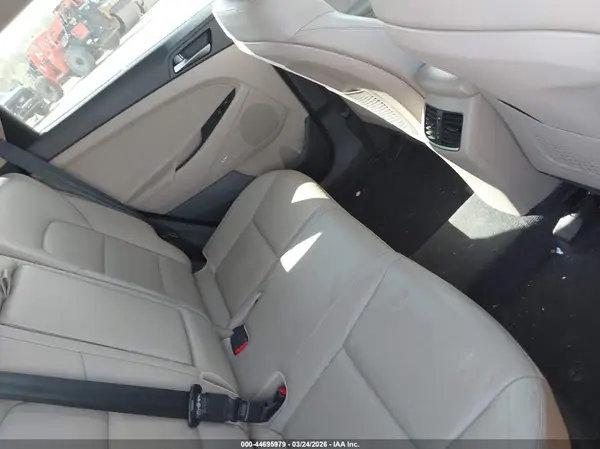 KM8J3CA20HU385489 2017 HYUNDAI TUCSON - Image 8