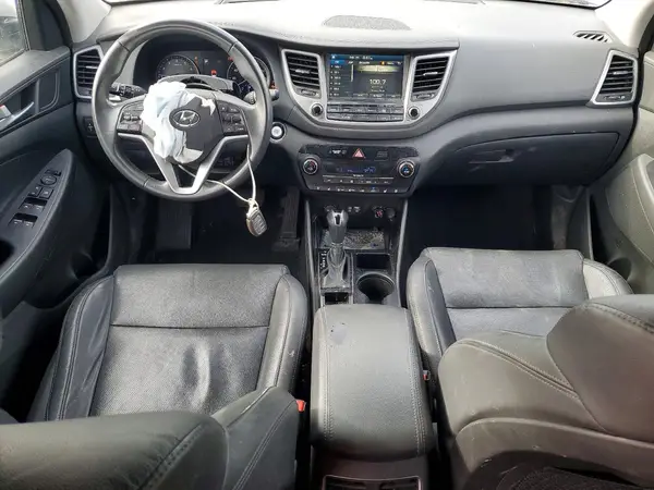 KM8J3CA20HU394533 2017 HYUNDAI TUCSON - Image 8