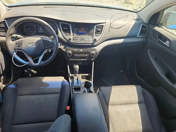 KM8J3CA20HU396279 2017 HYUNDAI TUCSON - Image 8