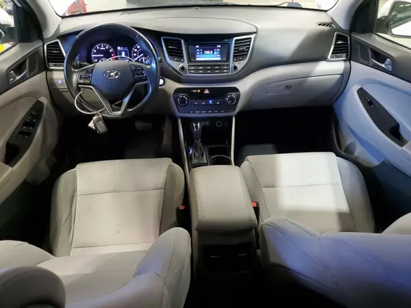 KM8J3CA20HU406485 2017 HYUNDAI TUCSON - Image 8
