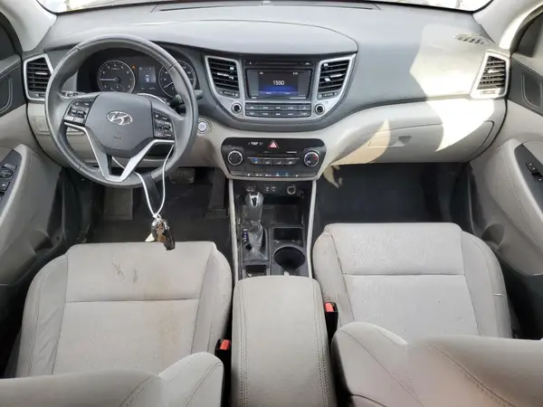 KM8J3CA20HU408611 2017 HYUNDAI TUCSON - Image 8