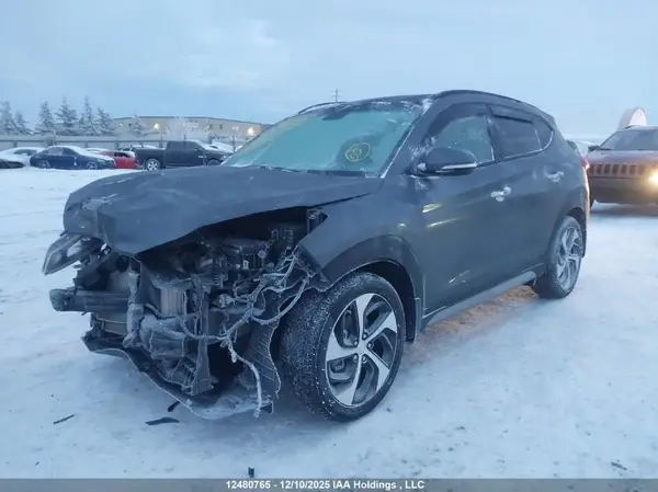 KM8J3CA20HU411721 2017 HYUNDAI TUCSON - Image 2