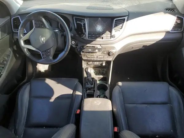 KM8J3CA20HU424467 2017 HYUNDAI TUCSON - Image 8