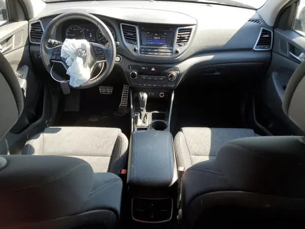 KM8J3CA20HU450261 2017 HYUNDAI TUCSON - Image 8