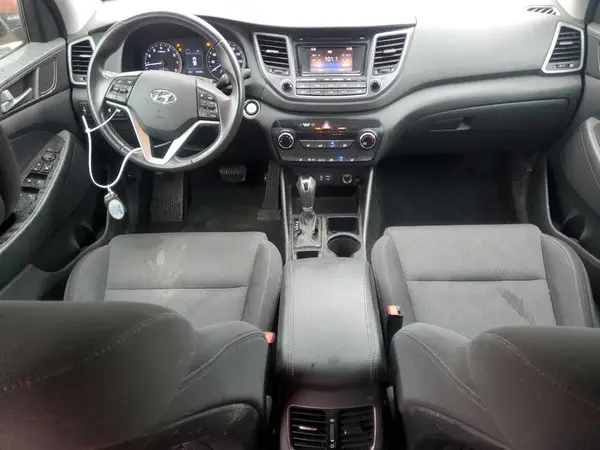 KM8J3CA20HU490582 2017 HYUNDAI TUCSON - Image 8