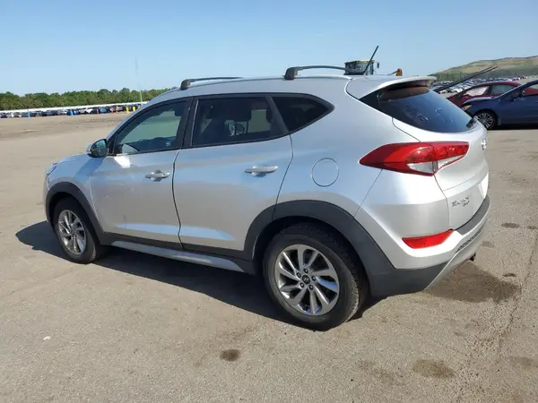 KM8J3CA20HU502598 2017 HYUNDAI TUCSON - Image 2