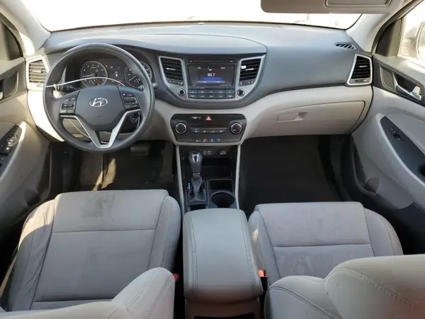 KM8J3CA20HU502598 2017 HYUNDAI TUCSON - Image 8