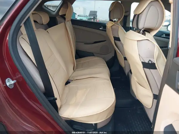 KM8J3CA20HU517358 2017 HYUNDAI TUCSON - Image 8