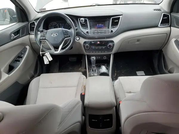 KM8J3CA20HU521362 2017 HYUNDAI TUCSON - Image 8