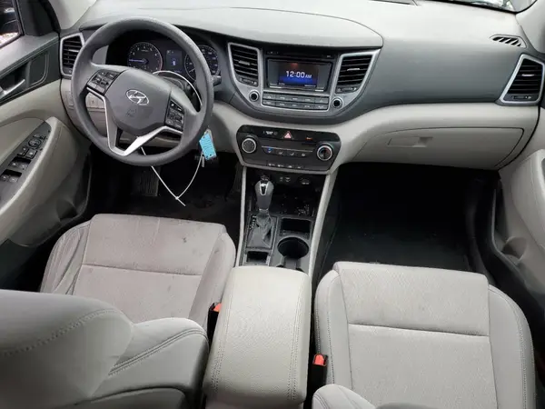 KM8J3CA20HU527629 2017 HYUNDAI TUCSON - Image 8