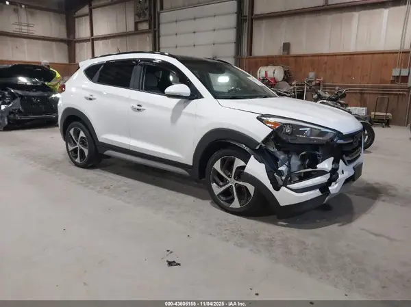 KM8J3CA20HU567368 2017 HYUNDAI TUCSON - Image 1