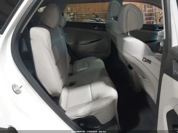 KM8J3CA20HU567368 2017 HYUNDAI TUCSON - Image 8