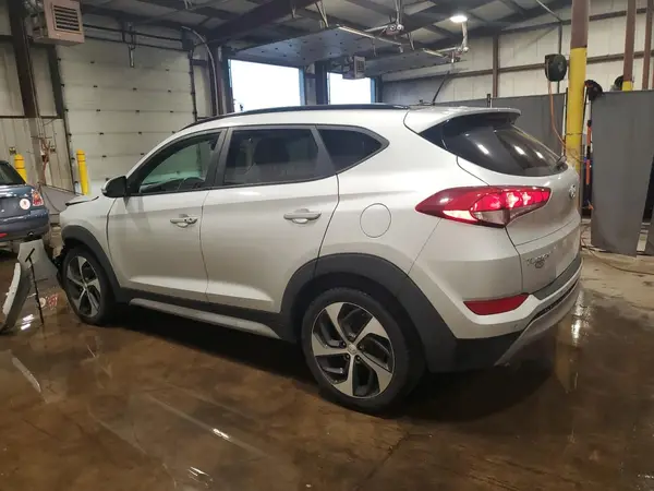 KM8J3CA20HU570755 2017 HYUNDAI TUCSON - Image 2