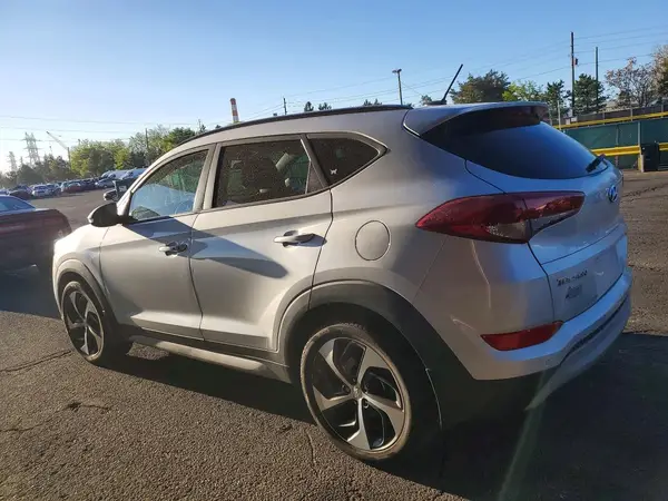 KM8J3CA20HU581688 2017 HYUNDAI TUCSON - Image 2