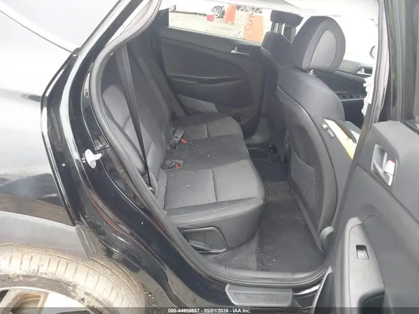 KM8J3CA20HU592478 2017 HYUNDAI TUCSON - Image 8