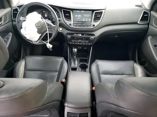 KM8J3CA20JU610130 2018 HYUNDAI TUCSON - Image 8