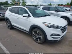 KM8J3CA20JU629373 2018 HYUNDAI TUCSON
