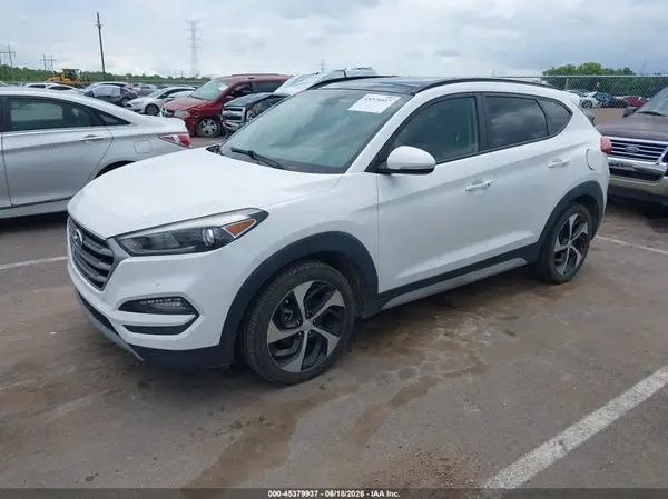KM8J3CA20JU629373 2018 HYUNDAI TUCSON - Image 2