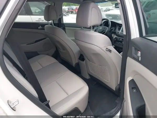 KM8J3CA20JU629373 2018 HYUNDAI TUCSON - Image 8