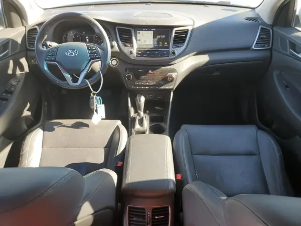 KM8J3CA20JU647596 2018 HYUNDAI TUCSON - Image 8