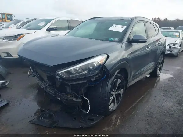 KM8J3CA20JU680985 2018 HYUNDAI TUCSON - Image 2