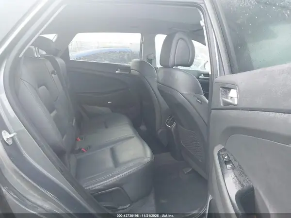 KM8J3CA20JU680985 2018 HYUNDAI TUCSON - Image 8