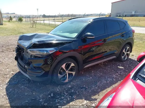 KM8J3CA20JU684812 2018 HYUNDAI TUCSON - Image 2