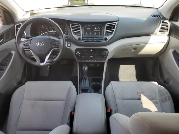 KM8J3CA20JU688150 2018 HYUNDAI TUCSON - Image 8