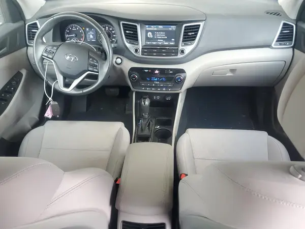 KM8J3CA20JU691856 2018 HYUNDAI TUCSON - Image 8