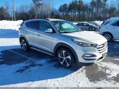 KM8J3CA20JU692537 2018 HYUNDAI TUCSON