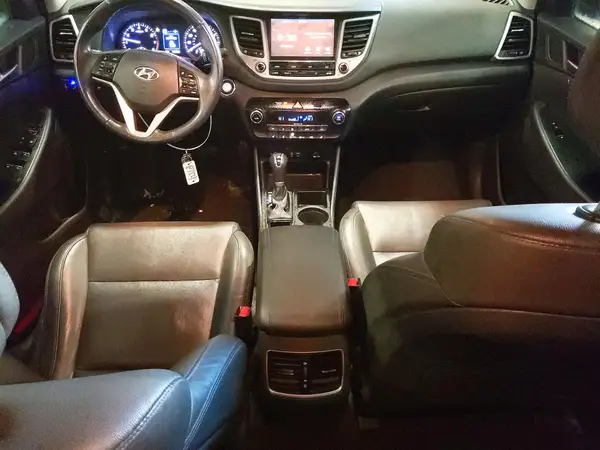 KM8J3CA20JU749285 2018 HYUNDAI TUCSON - Image 8