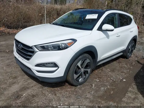 KM8J3CA20JU756298 2018 HYUNDAI TUCSON - Image 2