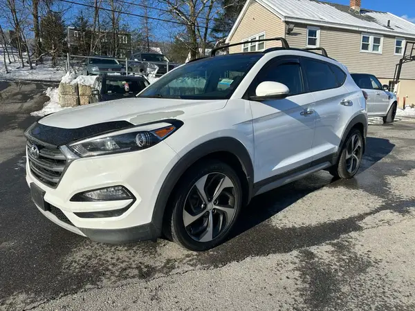 KM8J3CA20JU760450 2018 HYUNDAI TUCSON - Image 1
