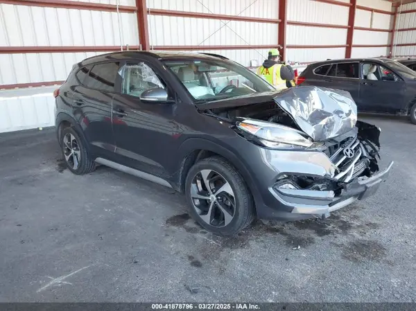 KM8J3CA20JU762120 2018 HYUNDAI TUCSON - Image 1