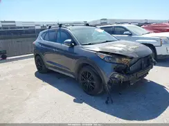 KM8J3CA20JU776860 2018 HYUNDAI TUCSON