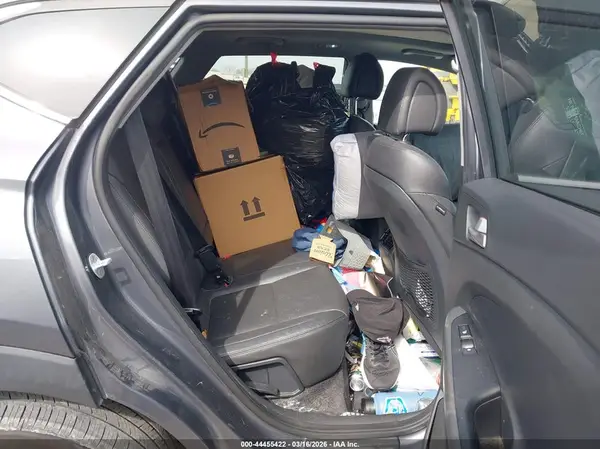 KM8J3CA20JU776860 2018 HYUNDAI TUCSON - Image 8