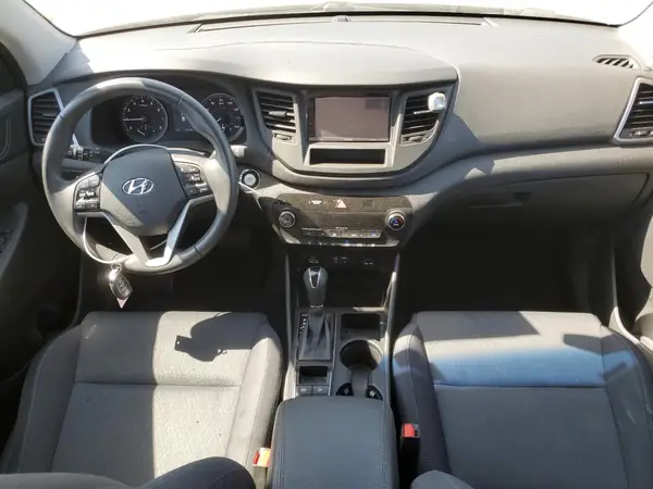 KM8J3CA20JU778026 2018 HYUNDAI TUCSON - Image 8