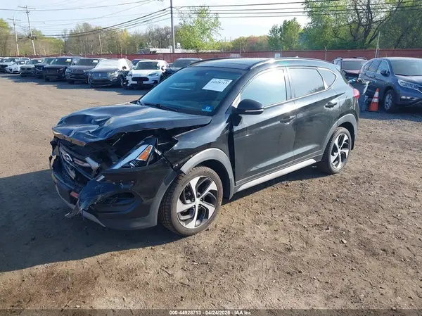 KM8J3CA20JU794095 2018 HYUNDAI TUCSON - Image 2