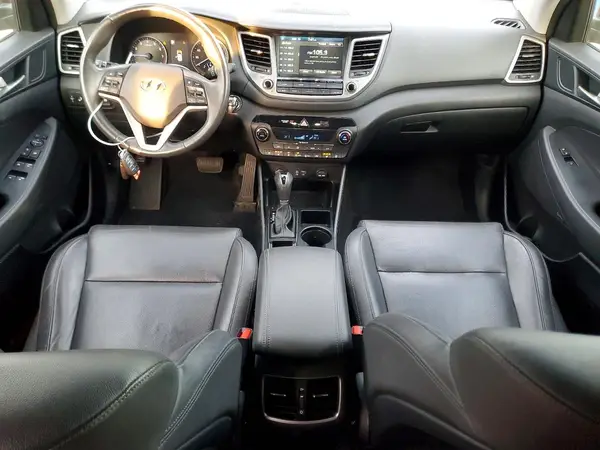 KM8J3CA20JU795845 2018 HYUNDAI TUCSON - Image 8